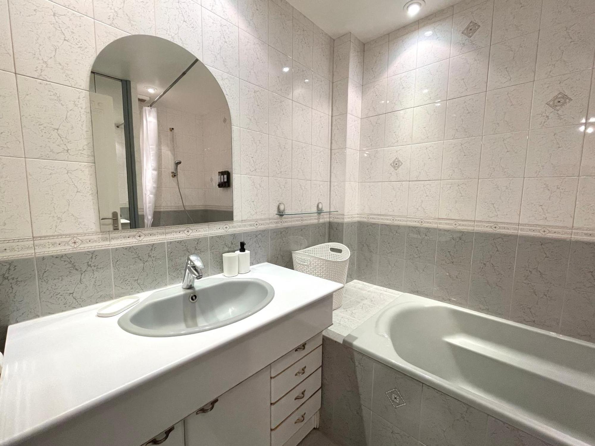 Appartement Confortable, Centre-Ville Troyes Bagian luar foto